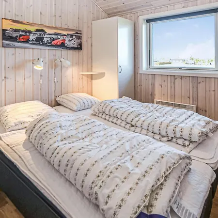 Four-bedroom In Holiday home