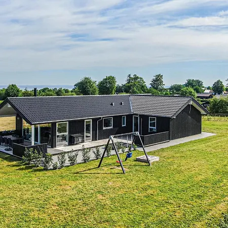 Holiday home 4 Bedroom Gorgeous In *