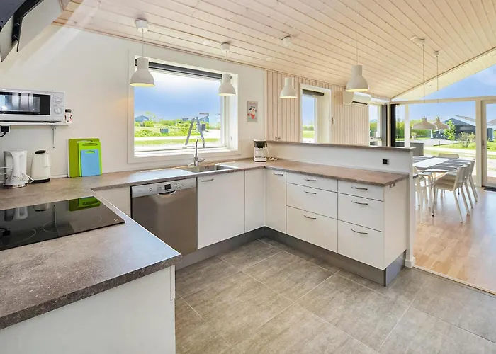 Four-bedroom In Holiday home