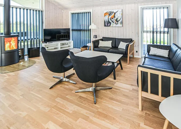 Holiday home Four-bedroom In